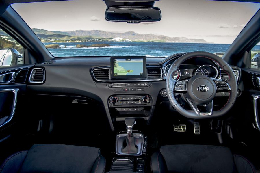 Торпедо Kia ProCeed GT 2019 года  (фото 4 из 41)